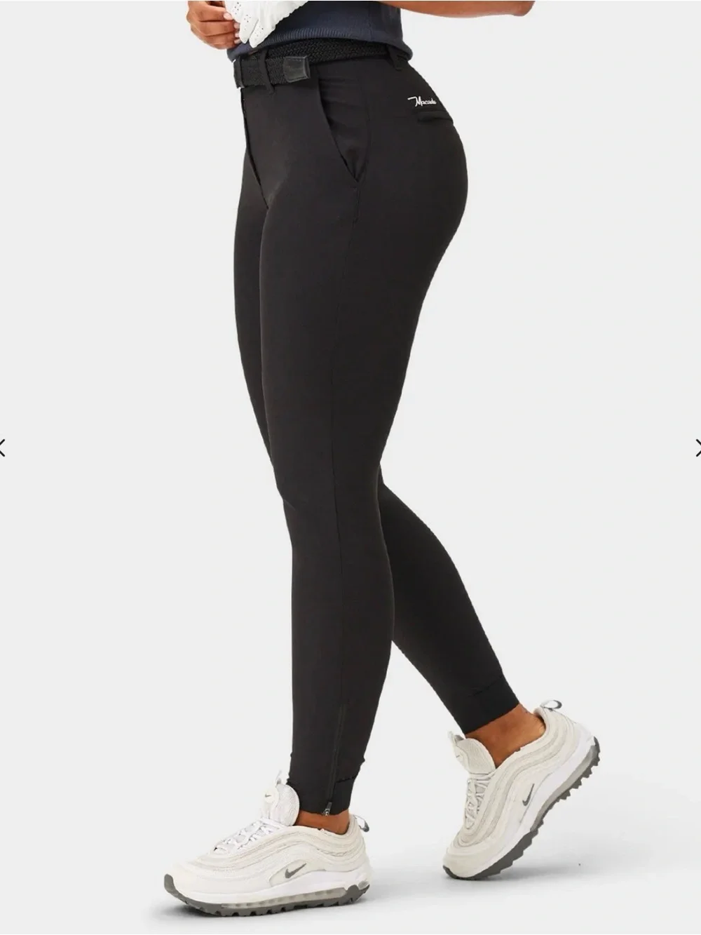 Macade sleek black
